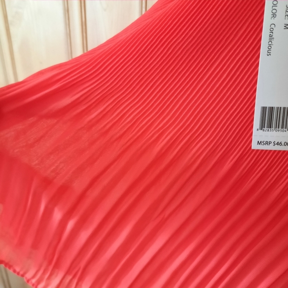 CUTE coral sleeveless blouse - Picture 6 of 16